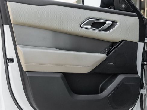 Used 2019 Land Rover Range Rover Velar S image 16