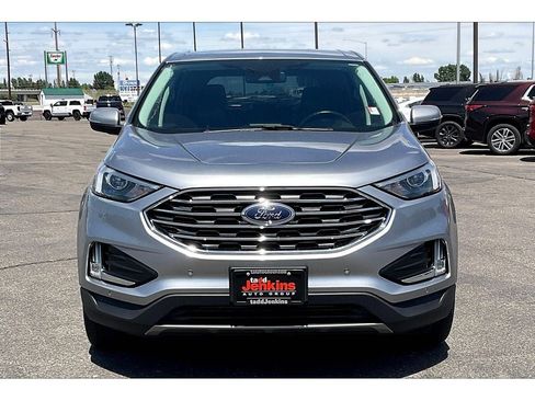 Used 2022 Ford Edge Titanium image 3