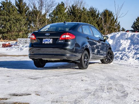 Used 2013 Ford Fiesta SE w/ Moon & Mood Pkg image 13