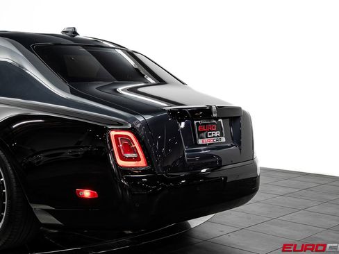 Used 2024 Rolls-Royce Phantom Sedan w/ The Phantom Package image 18