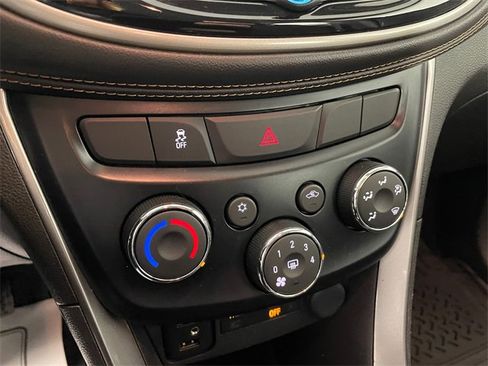 Used 2020 Chevrolet Trax LS image 8