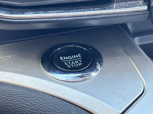 Used 2022 Ford Explorer XLT w/ Equipment Group 202A image 32