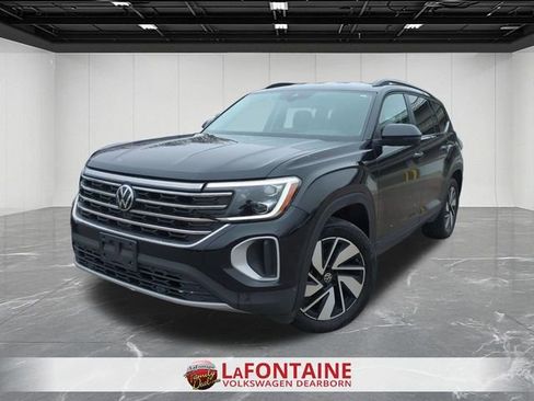 Certified 2025 Volkswagen Atlas SE image 1