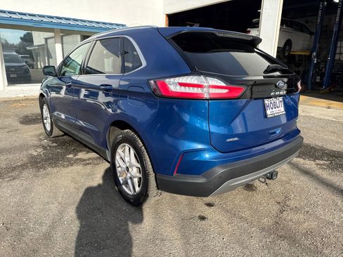 Used 2024 Ford Edge SEL w/ Convenience Package image 3