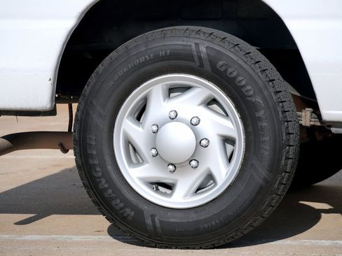 Used 2014 Ford E-150 and Econoline 150 w/ Power Group RWD image 28