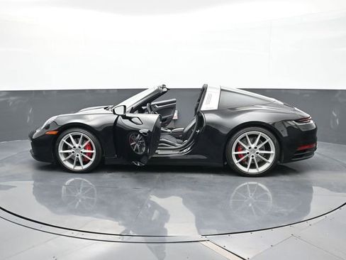 Used 2021 Porsche 911 AWD/4WD image 26