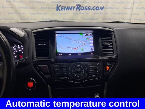 Used 2020 Nissan Pathfinder SL image 9