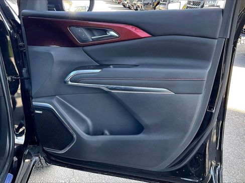 Used 2024 Chevrolet Traverse RS image 24