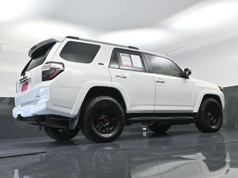 Used 2022 Toyota 4Runner SR5 Premium w/ Moonroof Package RWD image 20