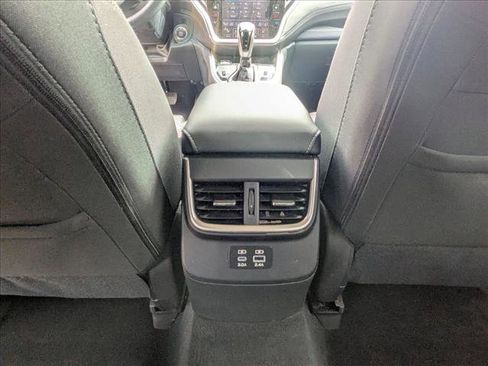 Used 2025 Subaru Outback Premium AWD/4WD image 14