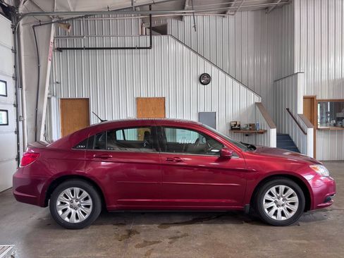 Used 2013 Chrysler 200 LX FWD image 2