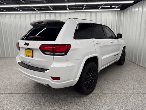 Used 2019 Jeep Grand Cherokee Altitude RWD image 6