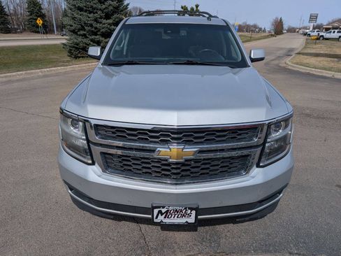 Used 2015 Chevrolet Suburban LT image 4