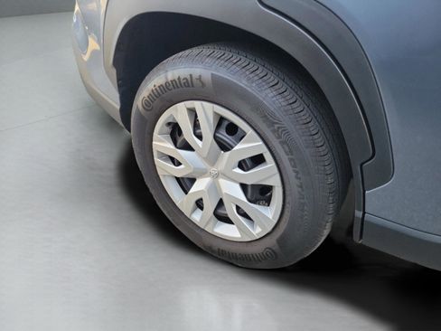 Certified 2024 Toyota Corolla Cross L image 10