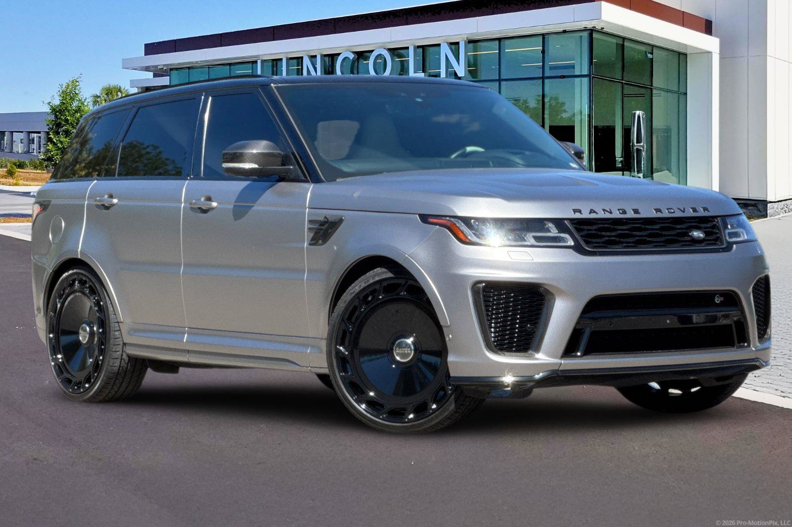Used 2021 Land Rover Range Rover Sport SVR Carbon Edition AWD/4WD image 2