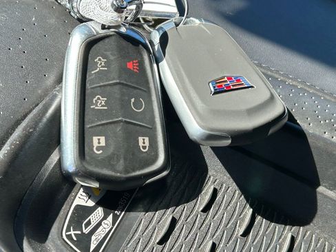 Used 2015 Cadillac Escalade Platinum image 10