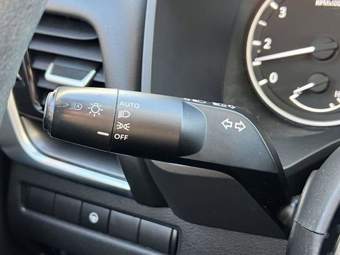 Used 2021 Nissan Rogue SV image 24