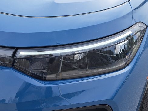 New 2026 Volkswagen Tiguan SE R-Line FWD image 30