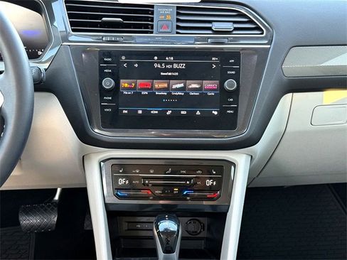 Certified 2023 Volkswagen Tiguan SE w/ Panoramic Sunroof Package image 31