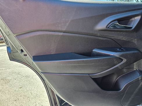 Certified 2025 Chevrolet Trax ACTIV w/ Sunroof Package image 31