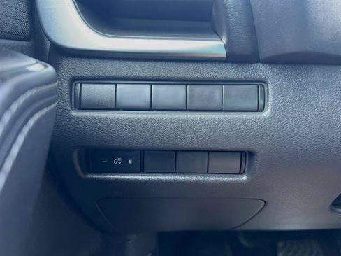 Used 2021 Nissan Rogue S AWD/4WD image 23