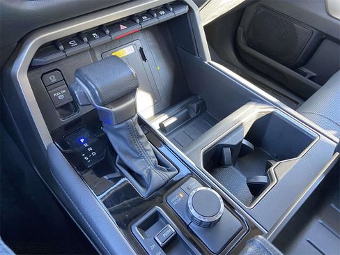 Used 2023 Toyota Tundra Limited image 29