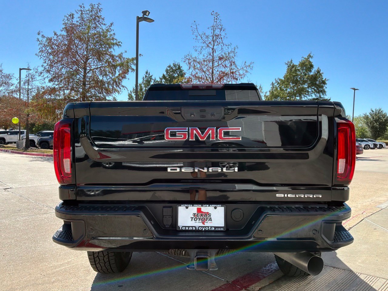 Used 2021 GMC Sierra 2500 Denali w/ Denali Black Diamond Edition AWD/4WD image 7
