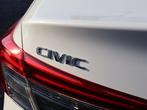 Certified 2024 Honda Civic Touring image 8