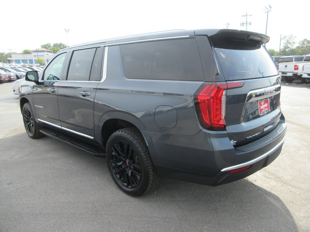 Certified 2021 GMC Yukon XL SLT w/ SLT Premium Package AWD/4WD image 9