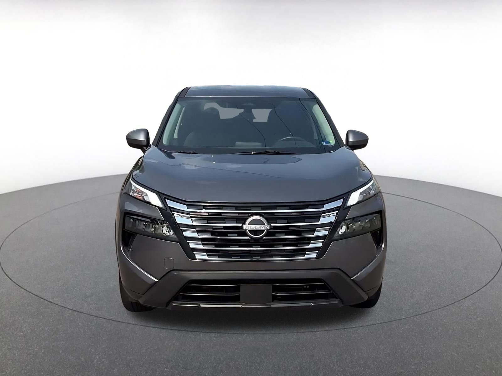 Used 2026 Nissan Rogue SV FWD image 4