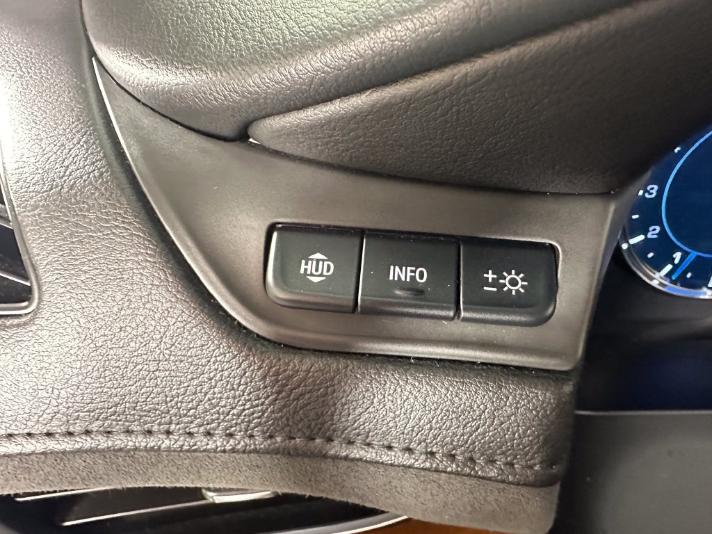 Used 2020 Cadillac Escalade Luxury AWD/4WD image 30