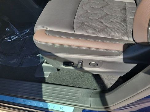 New 2026 Nissan Pathfinder Platinum w/ Cargo Package image 9