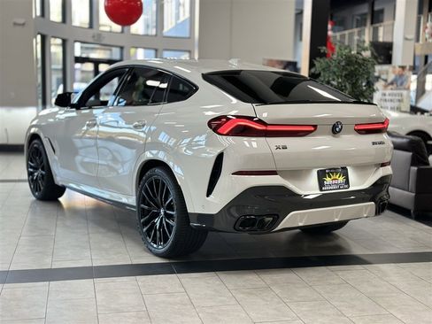 Used 2024 BMW X6 M60i w/ Dynamic Handling Package image 5