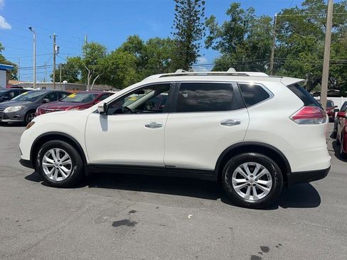 Used 2016 Nissan Rogue SV w/ SV Premium Package image 10