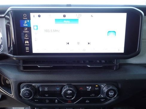 Used 2024 Jeep Wrangler Willys image 14