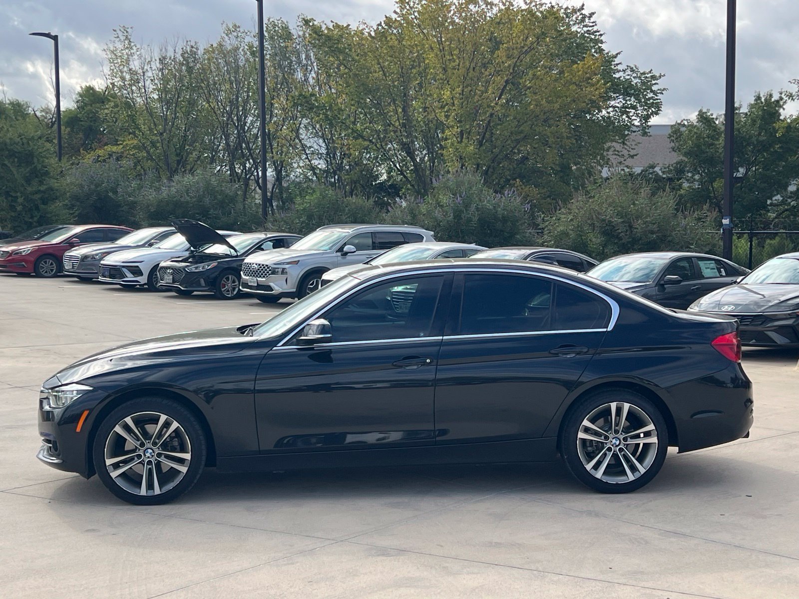 Used 2018 BMW 330i xDrive Sedan w/ Premium Package AWD/4WD image 6