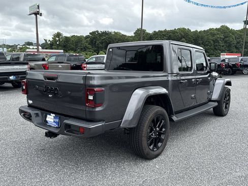 Used 2021 Jeep Gladiator Overland AWD/4WD image 7