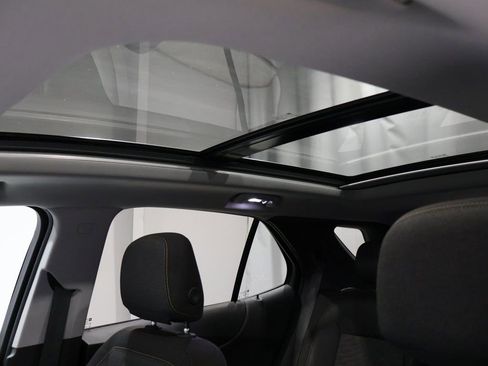 Used 2020 Chevrolet Equinox LT image 11