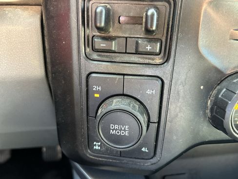 Used 2024 Ford F250 XLT w/ FX4 Off-Road Package AWD/4WD image 31