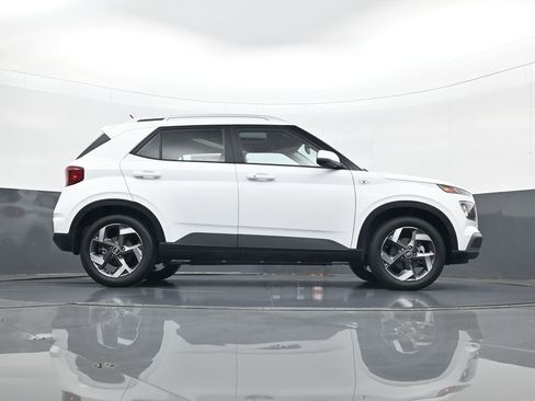 New 2026 Hyundai Venue SEL FWD image 24