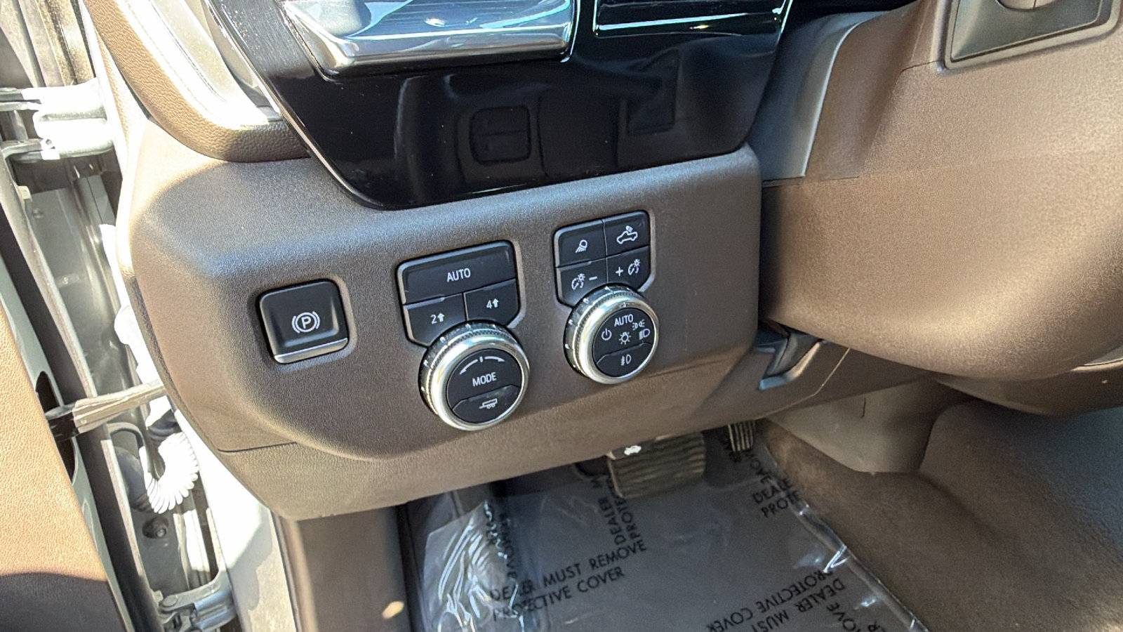 Used 2025 GMC Sierra 1500 SLT AWD/4WD image 25