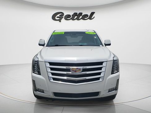 Used 2020 Cadillac Escalade Premium Luxury RWD image 2