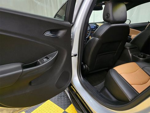 Used 2017 Chevrolet Volt Premier w/ Driver Confidence II Package image 15