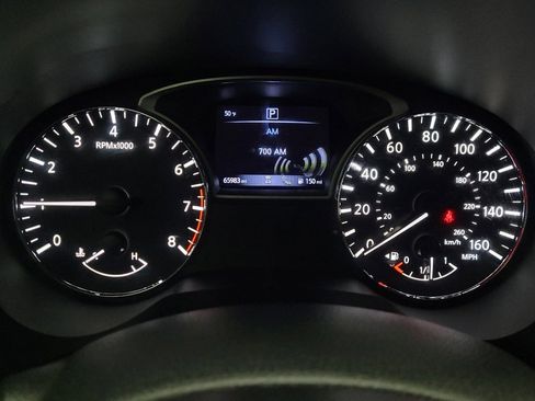 Used 2020 Nissan Pathfinder SV image 23