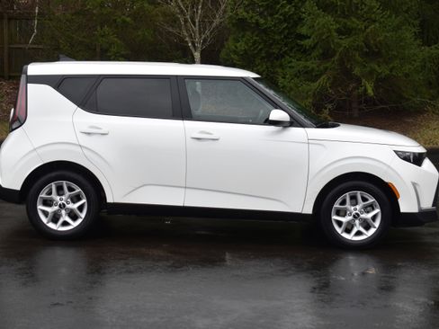 Used 2024 Kia Soul LX w/ Option Group 015 image 31