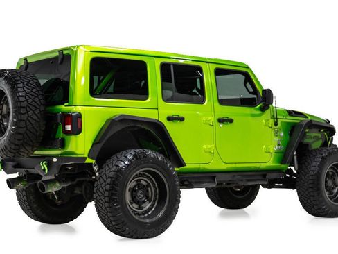 Used 2018 Jeep Wrangler Unlimited Sahara w/ Uconnect 4C Nav & Sound Group AWD/4WD image 3