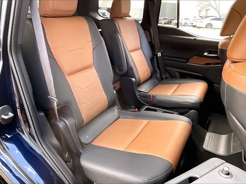 Used 2025 Lexus GX 550 image 17