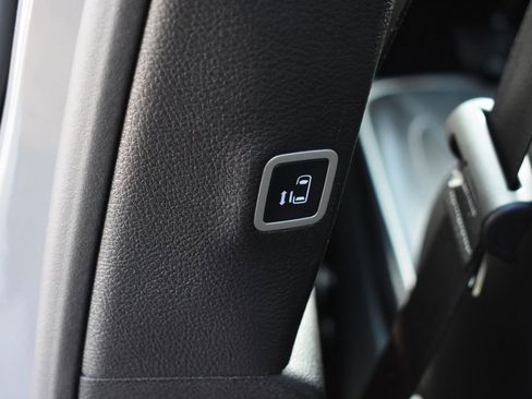 Certified 2025 Chrysler Pacifica Limited w/ Uconnect Theater Family Group image 27