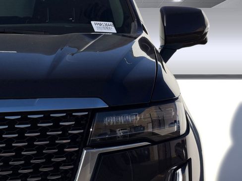 Certified 2022 Cadillac Escalade Premium Luxury image 9