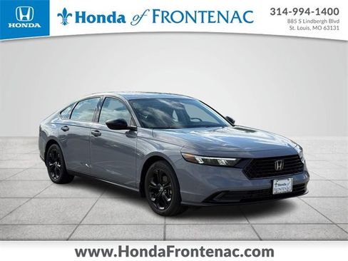 Certified 2025 Honda Accord SE image 1